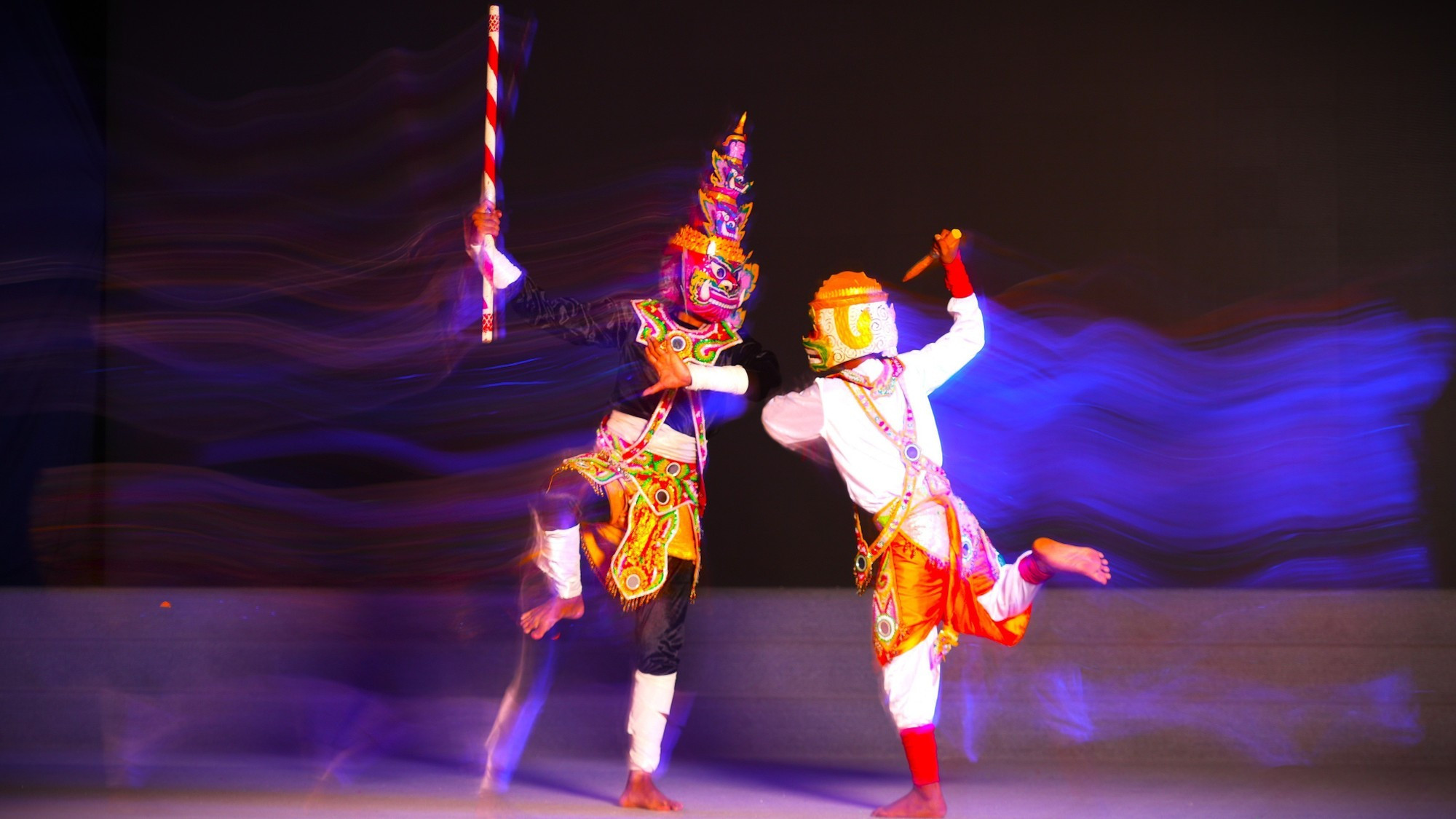 លំនាំសេចក្តីនៃរបាំយក្សវិលជុំវិញការតស៊ូប្រយុទ្ធរវាងម្ខាងតំណាងឲ្យអំពើល្អ (តួអង្គហនុមាន) និងម្ខាងទៀតតំណាងឲ្យអំពើអាក្រក់ (តួអង្គយក្ស) ហើយអំពើល្អសុចរិតតែងតែឈ្នះអំពើអាក្រក់ជានិច្ច mua-chan-2.jpg