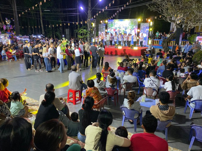 មាមីងបងប្អូនជនជាតិ ខ្មែរ អញ្ជើញចូលរួមកម្សាន្តសិល្បៈភូមិនិងវត្តអារាមនានាក្នុងរដូវបុណ្យសែនដូនតាឆ្នាំ ២០២៥ img-2958.jpg