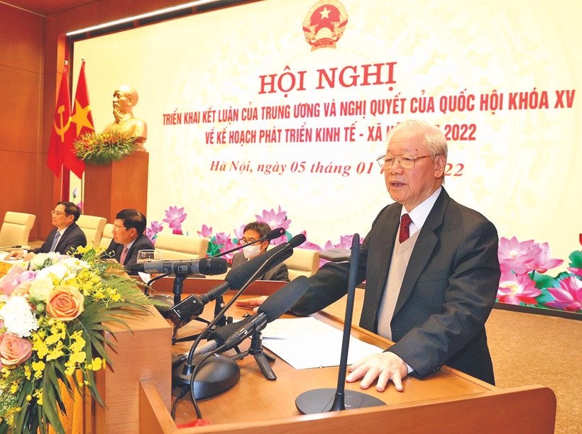 លោកអគ្គលេខាបក្ស ង្វៀន ភូត្រុង អញ្ជើញថ្លែងសុន្ទរកថាដឹកនាំចង្អុលបង្ហាញនិងណែនាំក្នុងកិច្ចប្រជុំ