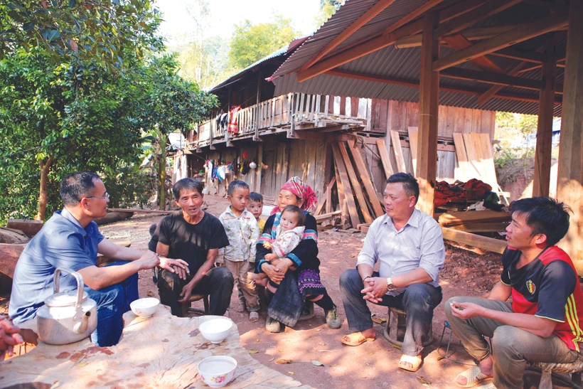 កម្មាភិបាលឃុំ ណឹមម៉ាញ់ សហការជាមួយប្រធានភូមិ ណឹមណាន តែងតែចុះមកដល់ក្រុមគ្រួសារទាំងឡាយឃោសនាផ្សព្វផ្សាយឲ្យបងប្អូនជនជាតិលើកបង្កើនការប្រុងប្រយ័ត្ន មិនស្តាប់តាមសម្តីជនអគតិដែលល្បួងលួងលោមធ្វើបម្លាស់ទីលំនៅទៅកាន់កន្លែងផ្សេងបណ្ដាលឲ្យអសន្តិសុខសណ្តាប់ធ្នាប់នៅមូលដ្ឋាន