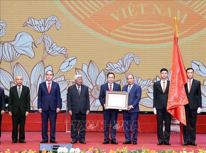 ខួបគម្រប់ ៩០ ឆ្នាំដែលពោរពេញទៅដោយភាពរុងរឿងថ្កុំថ្កើងនៃបុព្វហេតុមហាសាមគ្គីទូទាំងប្រជាជាតិ
