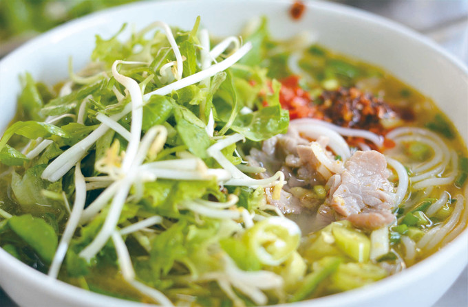 ជាមោទកភាពរបស់ប្រជាជនអតីតរាជធានី នំបញ្ចុកសាច់គោ ហ្វេ ត្រូវបានក្រសួងវប្បធម៌ - កីឡា និងទេសចរណ៍ទទួលស្គាល់ជាបេតិកភណ្ឌវប្បធម៌អរូបីជាតិ at-1-5.jpg