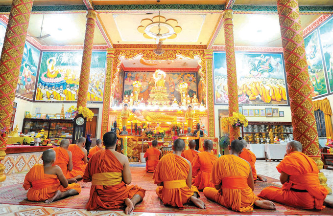 វត្ត ជ្រោយទឹម បច្ចុប្បន្នជាមជ្ឈមណ្ឌលបដិបត្តិសាសនា ប្រជុំជីវភាពវប្បធម៌សហគមន៍របស់ជនជាតិ ខ្មែរ នៅ សង្កាត់ ១០ ទីក្រុង សុកត្រាំង chuyen-ve-nhung-ngoi-chua-khmer-3.jpg
