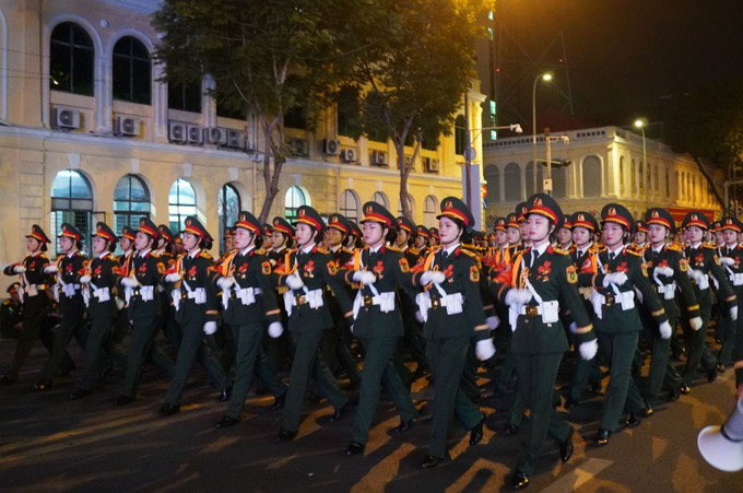 យុទ្ធពេទ្យនារីដើរតាមវិថី ឡេយន់ មកកន្លែងប្រជុំ 4-3736.jpg