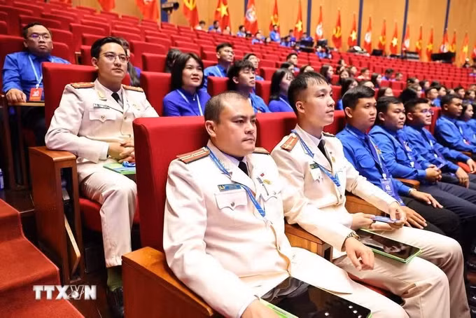 phien-thu-nhat-dai-hoi-doan-toan-quoc-lan-thu-xiii-2.jpg