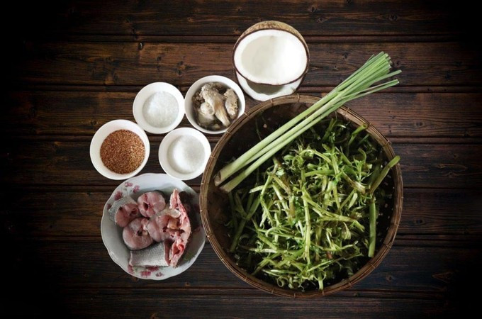 គ្រឿងផ្សំសម្រាប់ស្លសម្លកកូរ ភាគច្រើនមកពីរុក្ខជាតិធម្មជាតិ ងាយស្រួលរក និងមានស្រាប់នៅជុំវិញផ្ទះ។ 01.jpg