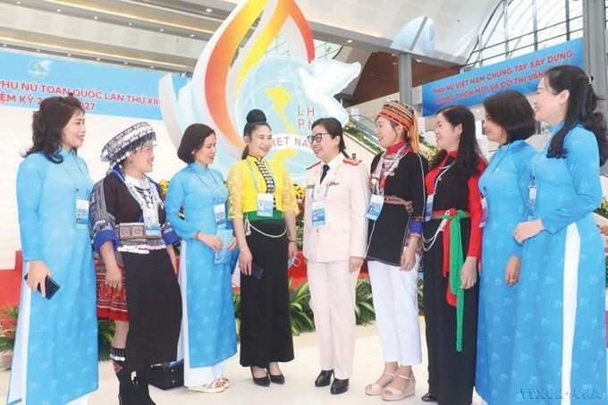 គណៈប្រតិភូនារីចូលរួមមហាសន្និបាតតំណាងនារីទូទាំងប្រទេសលើកទី ១៣ អាណត្តិ ២០២២ - ២០២៧ នៅ ហាណូយ ថ្ងៃទី ១០ ខែ មីនា ឆ្នាំ ២០២២។ 22.jpg