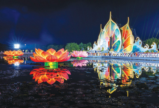 ពិធីសូត្រធម៌សុំអោយសន្តិភាពពិភពលោកប្រព្រឹត្តឡើងនៅបរិវេណវិទ្យាស្ថាន ពុទ្ធសាសនា វៀតណាម គ្រឹះស្ថាន ២ ឃុំ ឡេ មិញស៊ន់ ស្រុក ប៊ិញចាញ់ (ទីក្រុង ហូ ជីមិញ) នាឱកាសមហាបុណ្យវិសាខបូជា អង្គការសហប្រជាជាតិ ២០២៥ dai-le-vesak-lien-hop-quoc-13.jpg