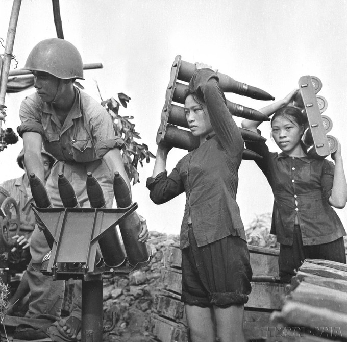 កងអនុសេនាធំយុវជនឈានមុខរណសិរ្យផ្លូវលេខ ៩ ដឹកជញ្ជូនគ្រាប់រំសេវ គ្រឿងអាវុធ យុទ្ធោបកាណ៍ ឆ្នាំ ១៩៧០។ 9.jpg