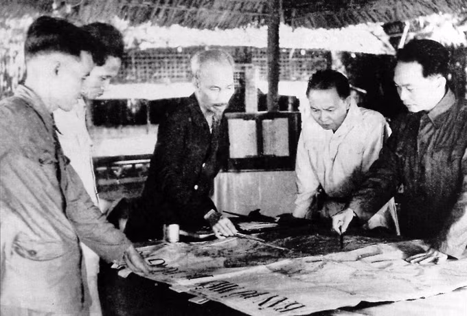 1-ky uc hao hung-anh tu lieu ttxvn.jpg