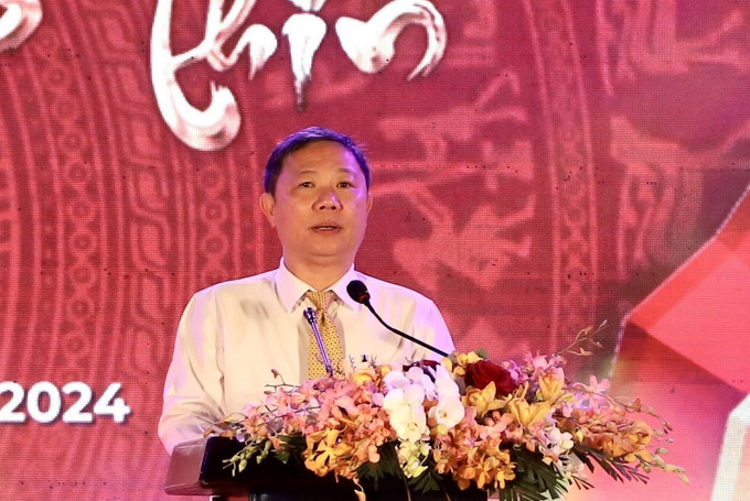 អនុប្រធានគណៈកម្មាធិការប្រជាជនទីក្រុងហូជីមិញ លោក យឿង អាញឌឹក អញ្ជើញថ្លែងសុន្ទរកថាក្នុងកម្មវិធីបើកពិធីបុណ្យបុប្ផានិទាឃរដូវ 5.jpeg