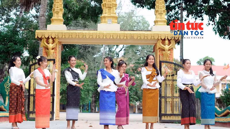 ជីវភាពថ្មីរបស់បងប្អូនជនជាតិព្រំដែន តីនិញ