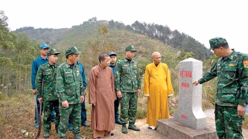 សមាគមពុទ្ធសាសនាខេត្ត ឡាងស៊ើន ចូលរួមការពារតំបន់ជាយដែន
