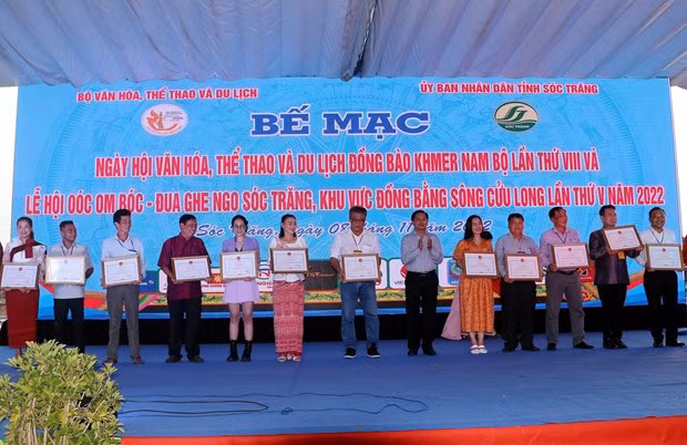 ពិធីបិទមហោស្រពវប្បធម៌ កីឡានិងទេសចរណ៍បងប្អូនជនជាតិ ខ្មែរ ណាមបូ លើកទី ៨ ảnh 2