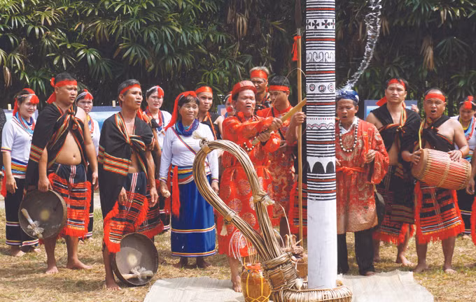 សិល្បៈប្រកួតឃ្មោះរបស់ជនជាតិ ករ៍ ảnh 1