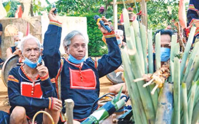 ពិធីសែនអំណរស្រូវថ្មីរបស់ជនជាតិ យ៉ារ៉ាយ ảnh 2