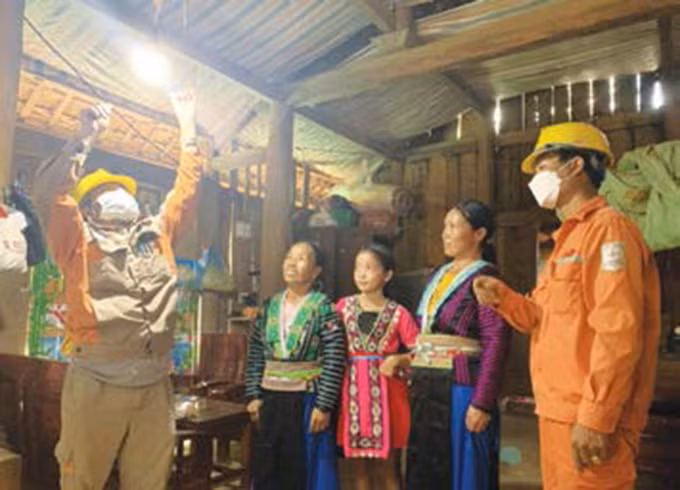 ពាំនាំនិទាឃរដូវមកជាមួយនឹងបងប្អូនជនជាតិ ảnh 3
