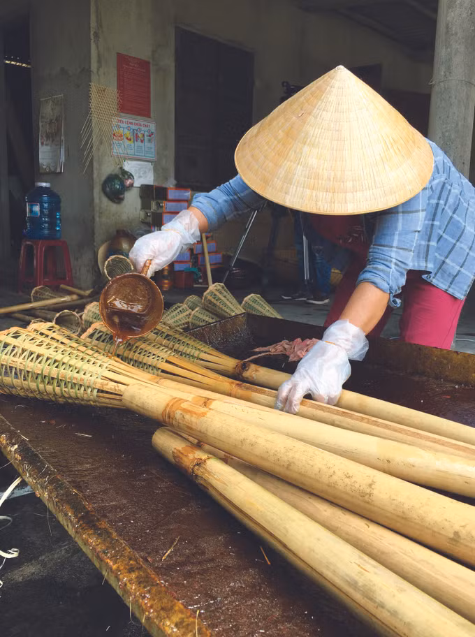 ភូមិសិប្បកម្មត្បាញផ្តៅ ឫស្សី បាវឡា ផ្តល់ការងារធ្វើឱ្យពលករជាច្រើន ảnh 2