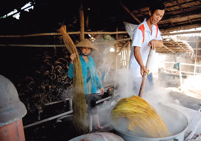 ធ្វើពិពិធកម្មមុខរបររកស៊ីចិញ្ចឹមជីវិតជួយជនជាតិ ខ្មែរ កាត់បន្ថយភាពក្រីក្រ ảnh 1