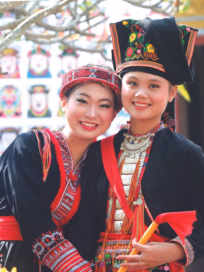ជនជាតិ យ៉ាវ ក្រហមដើរលេងកម្សាន្តនិទាឃរដូវ ảnh 1
