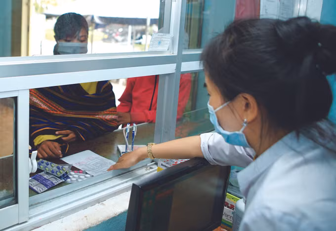 ស្រុក ក្រុងប៉ា លើកបង្កើនគុណភាពពិនិត្យព្យាបាលជំងឺជូនបងប្អូនជនជាតិ ảnh 2