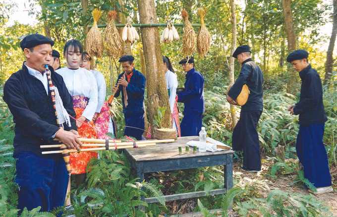 ពិធីបូជាអារក្សព្រៃរបស់ជនជាតិ ម៉ុង ảnh 1