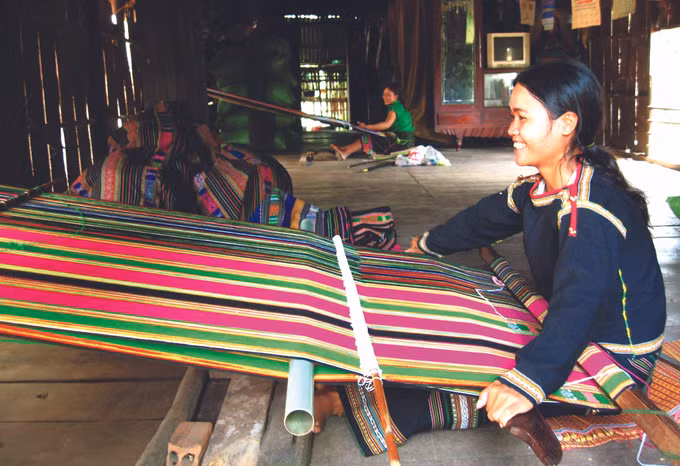 ខេត្ត ដាក់ឡាក់ ខិតខំប្រឹងប្រែងដើម្បីអ្នកក្រ មិនទុកឲ្យនរណាត្រូវបោះបង់ចោលនៅខាងក្រោយឡើយ ảnh 2