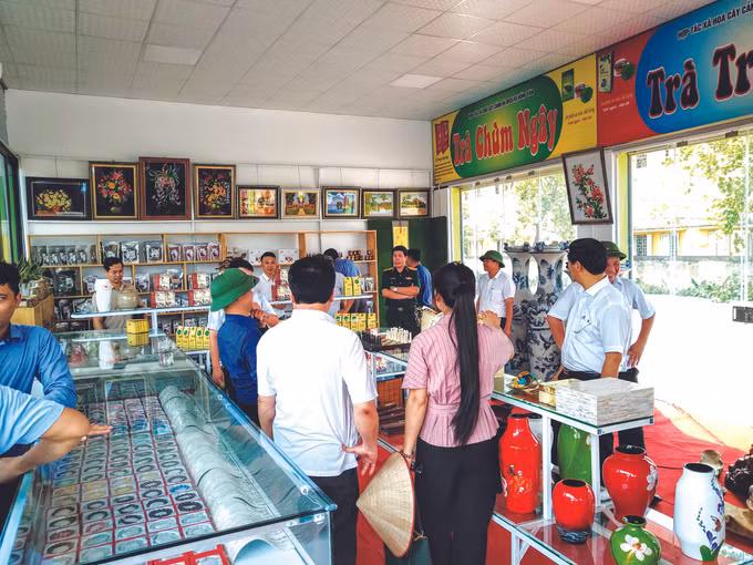 ប្រសិទ្ធភាពជំហានដំបូងពីទម្រង់រូបភាពជនបទថ្មីគំរូនៅឃុំ ហុងវ៉ឹន ảnh 3