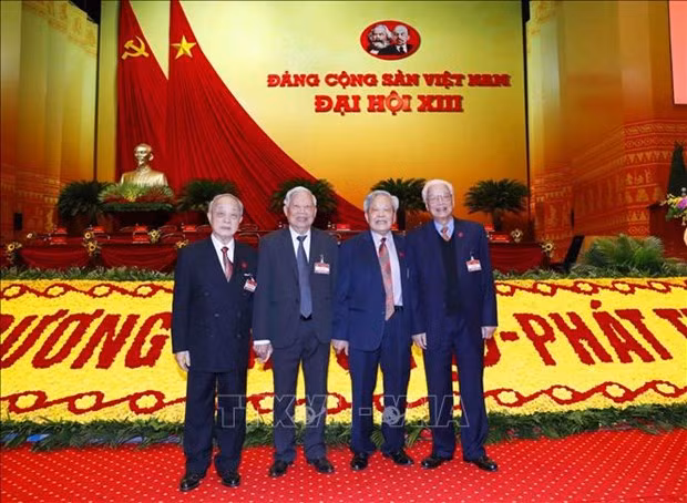 ប្រារព្ធយ៉ាងឱឡារិពិធីបើកមហាសន្និបាតតំណាងទូទាំងប្រទេសលើកទី ១៣ នៃបក្សកុម្មុយនិស្ត វៀតណាម ảnh 8
