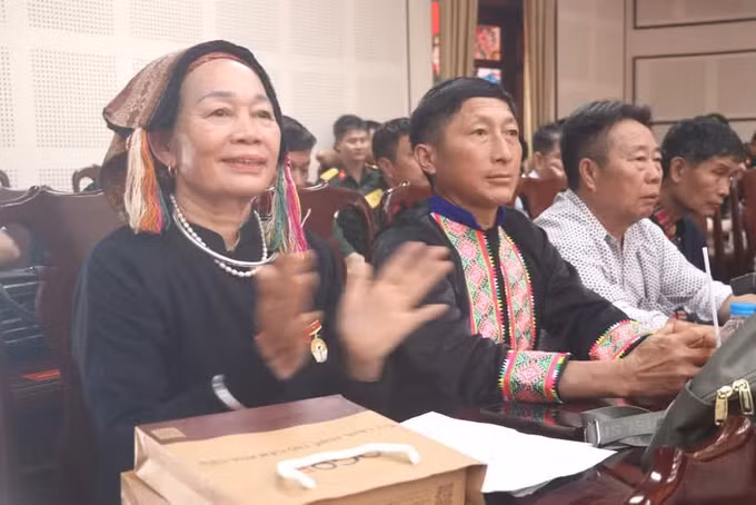01-baxanh1.jpg