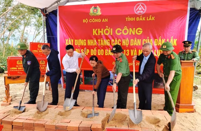 01-dak-lak-khoi-cong-01122025.jpg