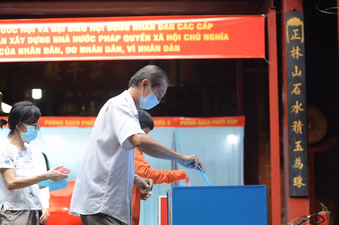 ម្ចាស់ឆ្នោតជាបងប្អូនជនជាតិ សាសនិក ដែលរស់នៅតំបន់ជ្រៅ តំបន់ឆ្ងាយដាច់ស្រយាល តំបន់ព្រំដែន អញ្ជើញចូលរួមបោះឆ្នោតយ៉ាងរួសរាន់ម្នីម្នា ảnh 13