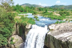 ល្បាក់ទឹកធ្លាក់ យ៉្រាយនូវរ៍ ឃុំ ក្រុងអាណា ខេត្ត ដាក់ឡាក់