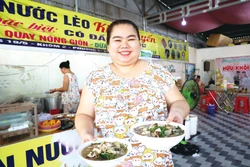 នំបញ្ចុកទឹកសម្លល្បីឈ្មោះ