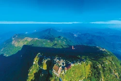 សម្រស់របស់ អៀនទឺ គឺជាភាពអស្ចារ្យ ស្ងប់ស្ងាត់នៃព្រៃភ្នំវេញត្របាញ់បញ្ចូលគ្នាជាមួយនឹងលក្ខណៈបរមបុរាណសញ្ជប់សញ្ជឹងនៃប្រព័ន្ធវត្ត ចេតិយនិងឋានសមាធិ។