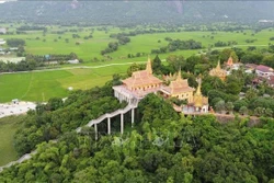 ខេត្ត អានយ៉ាង បែង​ចែក​ថវិកា​ជាង ៣៥៤ ពាន់​លាន​ដុងអភិវឌ្ឍ​តំបន់ប្អូនជនជាតិ ​តំបន់​ភ្នំ