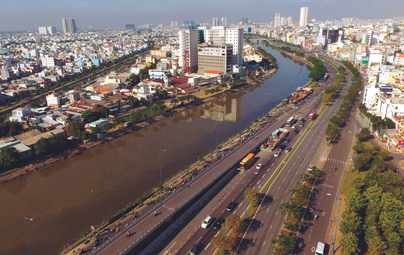 ទីក្រុង ហូជីមិញ ក្រោយរយៈកាលពី ៤៥ ឆ្នាំនៃថ្ងៃបង្រួបបង្រួមប្រទេសជាតិ