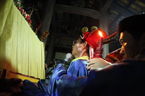 ពិធីការសែនថ្វាយព្រលឹងវីរកងជីវពលនៃកងនាវាចរណ៍ ហ្វាងសា នៅវិហរភូមិ អានវិញ