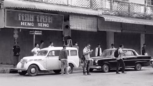 កន្លែងថតភាពយន្តមួយដែលបានស្ថាបនាឡើងវិញដើម្បីបម្រើឈុតថតខ្សែភាពយន្តនៅ កម្ពុជា។ រូបថត៖ ហ្វេសប៊ុក។