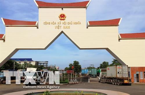 ជាសមរភូមិដ៏សាហាវក្នុងអតីតកាល មកទល់បច្ចុប្បន្ននេះ សាម៉ាត បាន ក្លាយទៅជាច្រកទ្វារព្រំដែនអន្តរជាតិដ៏រស់រវើកអំពីពាណិជ្ជកម្មនិងជាកន្លែងផ្តោះប្តូររវាងប្រជាជននិងប្រជាជននៃប្រទេសទាំងពីរ។ រូបថត៖ ទីភ្នាក់ងារព័ត៌មានវៀតណាម