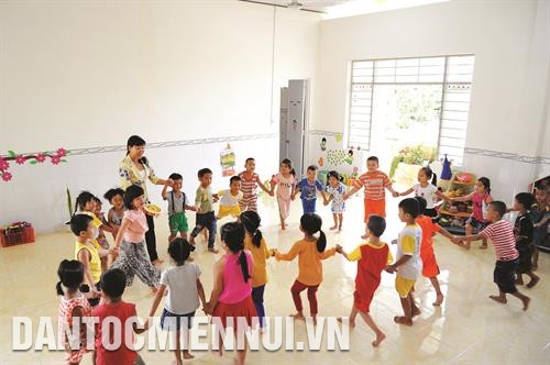 សាលាមតេយ្យ វិញទេ សម្រេចបានស្តង់ដារជាតិកម្រិតទី ១ ជារៀងរាល់ឆ្នាំថែទាំនិងអប់រំប្អូនៗ កុមារប្រមា ណ ២០០ នាក់ក្នុងវ័យអាយុពី ៣ - ៥ ឆ្នាំ