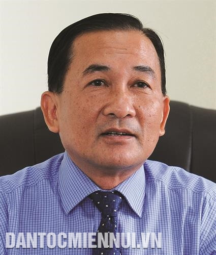 "ទីក្រុង ចូវដុក ខំប្រឹងប្រែងកសាងទីក្រុងតាមទិសដៅកំណើនបៃតងជាទី ក្រុងទេសចរណ៍ជិតស្និទ្ធដើម្បីមនុស្ស ទន្ទឹមនឹងនោះ ជំរុញខ្លាំងក្លាការទាញយកឧត្តមភាព សក្តានុពលមូលដ្ឋានដើម្បីអភិវឌ្ឍន៍បានឆាប់រហ័ស ផ្នែកពាណិជ្ជកម្ម- សេវាកម្ម - ទេសចរណ៍" - លោក ត្រឹនក្វឹកទន់ អនុប្រធានគណៈកម្មាធិការប្រជាជនទីក្រុង ចូវដុក(ខេត្ត អានយ៉ាង)។