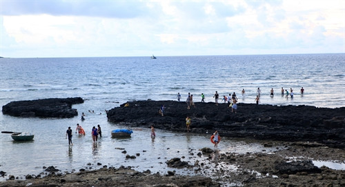ប៊ុង បារី ជាកន្លែងដែលវីរកងជីវពលនៃកងនាវា ចរណ៍ ហ្វាង ស ហ្វឹក ហ ត់ហែលទឹក មុជទឹកមុនពេលចេញទៅបំពេញភារកិច្ចការពារអធិបតេយ្យនៅប្រជុំកោះទាំងពីរគឺ ហ្វាងសា និង ទ្រឿងសា