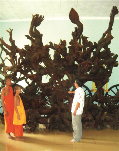 វណ្ណកម្ម “នាគទាំង ៩ ដណ្ដើមគ្រាប់គុជ”