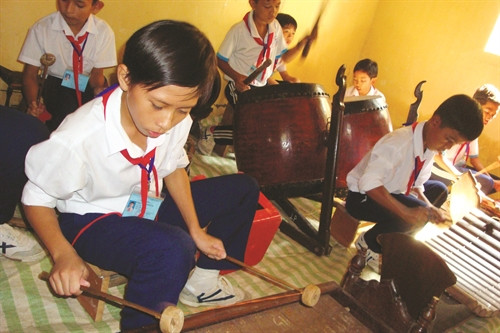 ម៉ោងរៀនប្រគំភ្លេងពិណពាទ្យរបស់សិស្សនៃអនុវិទ្យាល័យជនជាតិអន្តេវាសិក ឡុងភូ