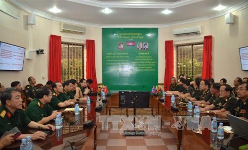 ទិដ្ឋភាពនៃពិធីធ្វើតេស្តទទួលយកនិងប្រគល់ជូន។ រូបថត៖ ផានមិញហ៊ឹង - យ័ញចិន្តា/អ្នកយកព័ត៌មាននៃទីភ្នាក់ងារព័ត៌មានវៀតណាម ប្រចាំការនៅ កម្ពុជា។