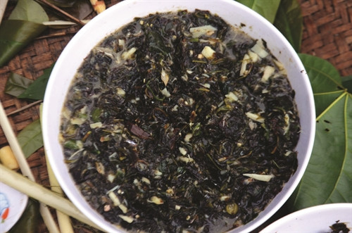 ត្រូវចម្អិនមុខម្ហូប ”សម្លធុត”អោយឆ្អិនដល់