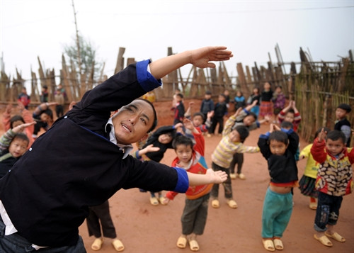 ម៉ោងបង្រៀនហាត់ប្រាណរបស់លោកគ្រូ គឺអាយ៉ាង ម៉ោងបង្រៀនហាត់ប្រាណរបស់លោកគ្រូ គឺអាយ៉ាង