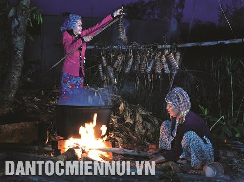 រួមគ្នាស្ងោរនំអន្សម