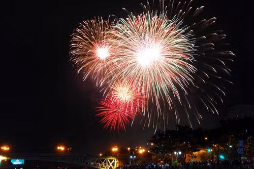 ការបាញ់កាំជ្រួចនៅផ្លូវរូងក្រោមបាតទន្លេ សាយហ្គន ខ័ណ្ឌទី ២ ទីក្រុង ហូជីមិញ។ រូបថត៖ ទីភ្នាក់ងារព័ត៌មានវៀតណាម ការបាញ់កាំជ្រួចនៅផ្លូវរូងក្រោមបាតទន្លេ សាយហ្គន ខ័ណ្ឌទី ២ ទីក្រុង ហូជីមិញ។ រូបថត៖ ទីភ្នាក់ងារព័ត៌មានវៀតណាម